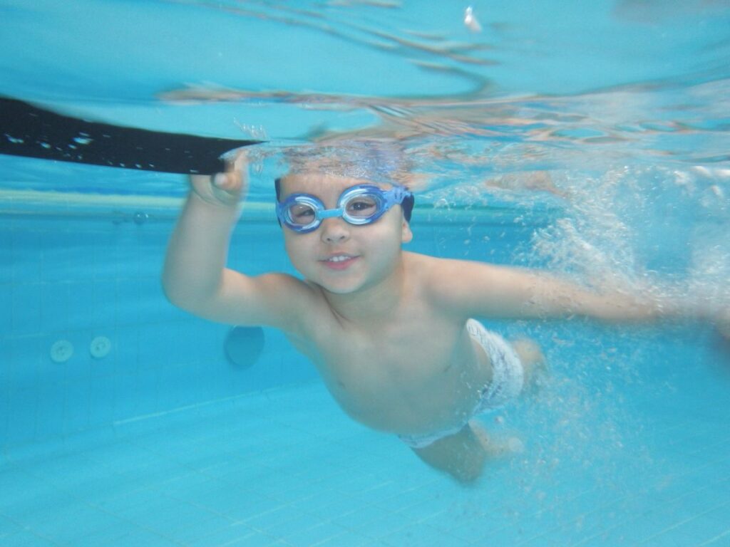 ¿Sabías que la natación es uno de los deportes con menor índice de lesiones?  Escuela del Agua te lo cuenta