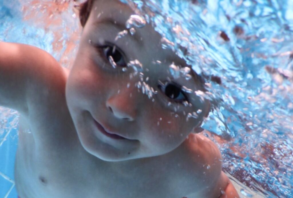 ¿Sabías que la natación es un deporte excelente para las personas con asma?